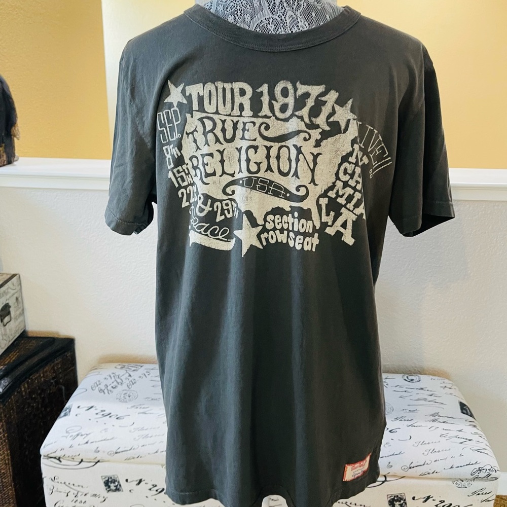 COPY - True Religion Green Tour 1971 Chest Logo Cotton Crew Neck T-Shirt.